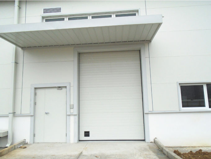 220V-240V portes aériennes industrielles automatiques, portes sectionnelles isolées de garage