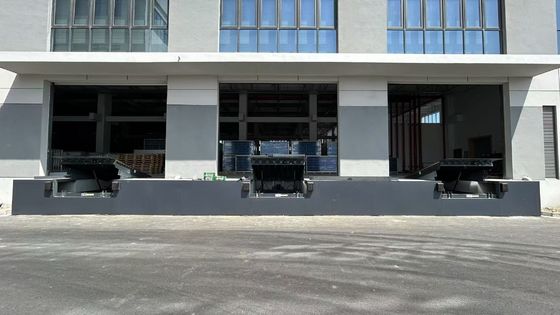 Détecteur hydraulique de niveau pour entrepôt industriel